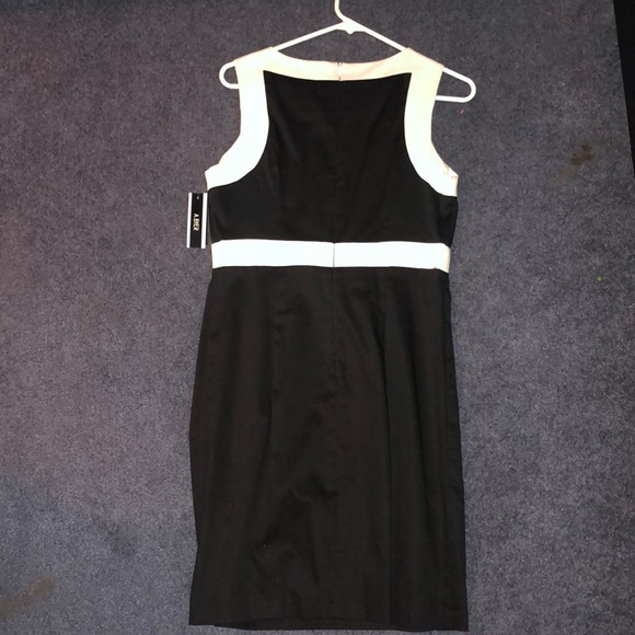 Dress - Picture 4 of 4